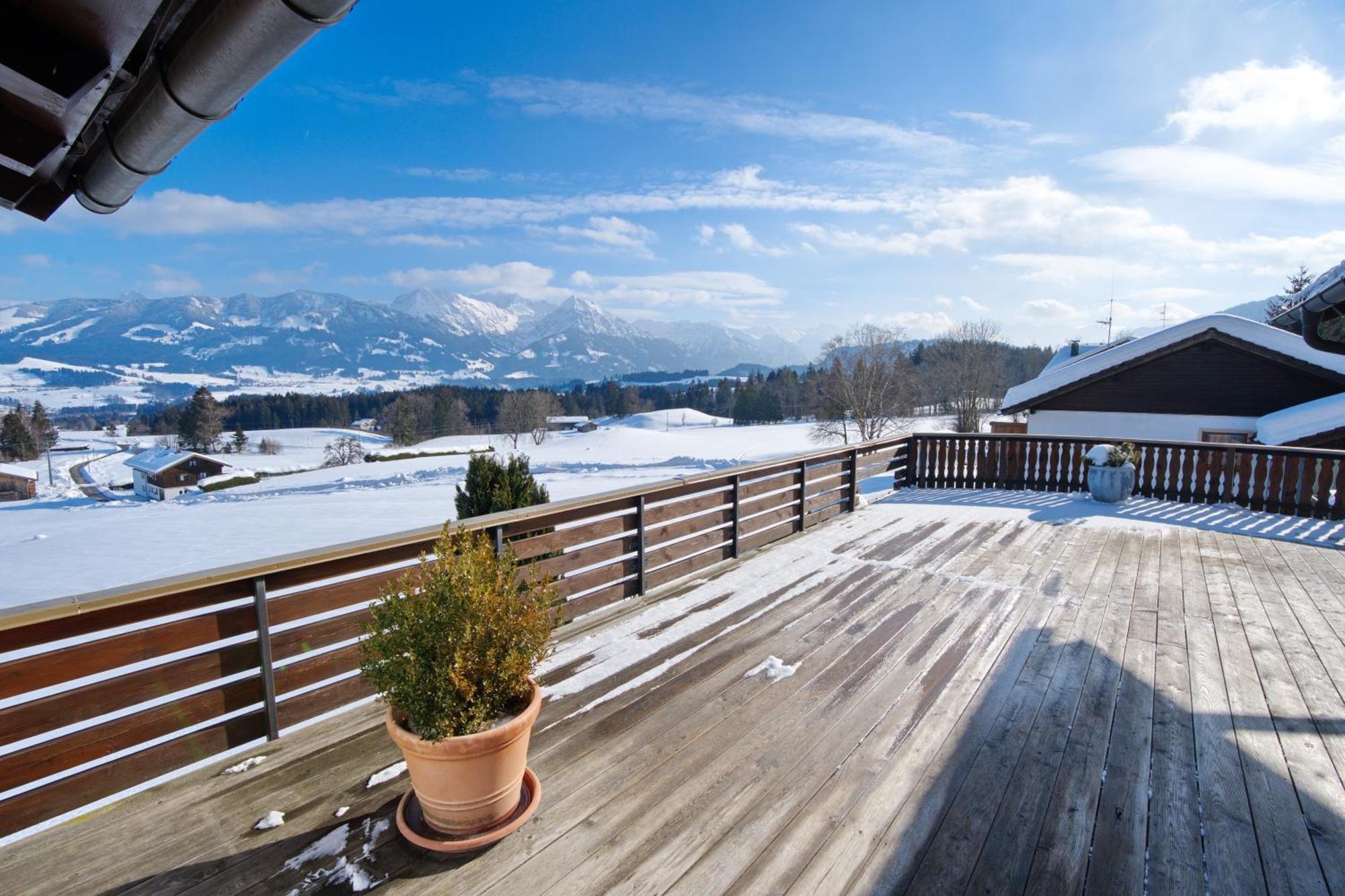 Gaestehaus Bergfrieden Bolsterlang Exteriör bild